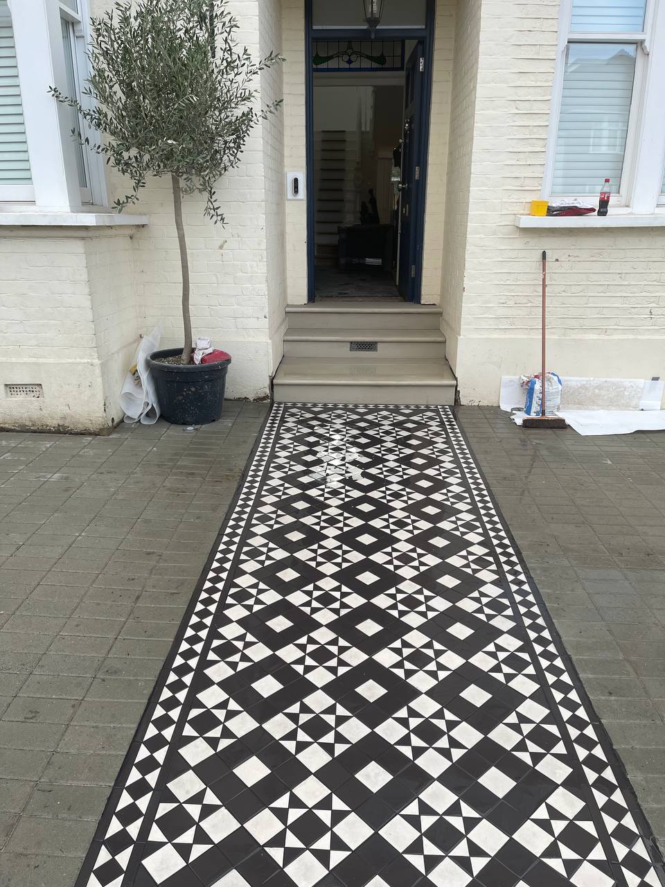 Floor and wall tiling by Diffal